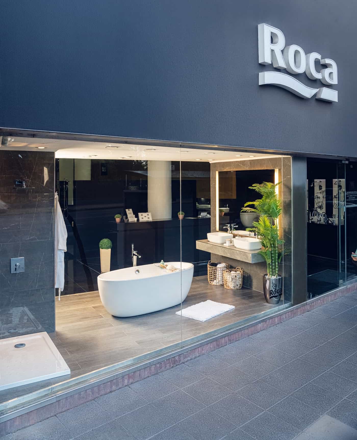 <p>Roca se stala prvním výrobcem koupelnového vybavení, který otevřel showroom ve městě Buenos Aires.</p>1
